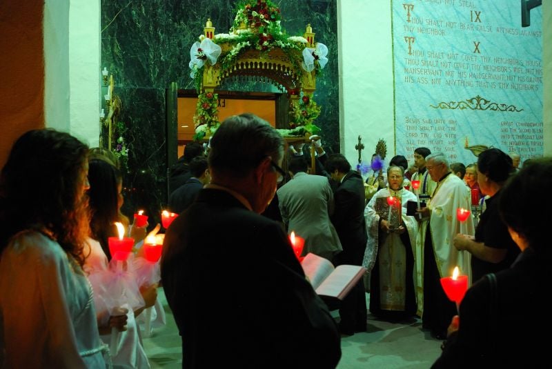 Post image for The Meaning of Candles in the Greek Orthodox Church